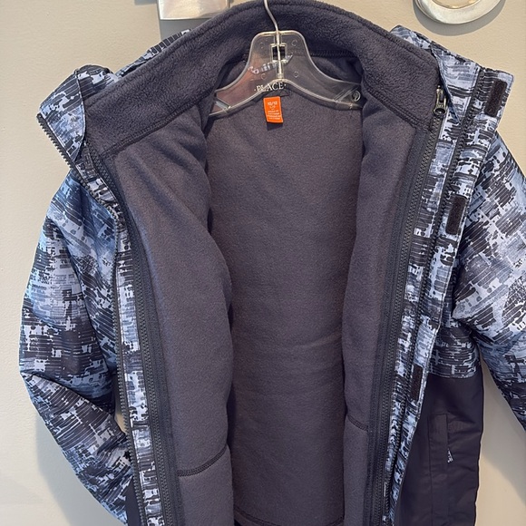 EUC - Big Boys Heavy Winter Jacket - Picture 3 of 5